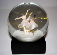 Beautiful Ballerina Globe